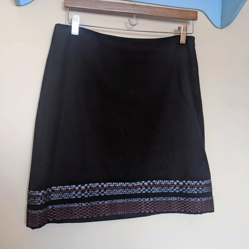 Boden Wool Embroidered Skirt - Sz 8R - great condition